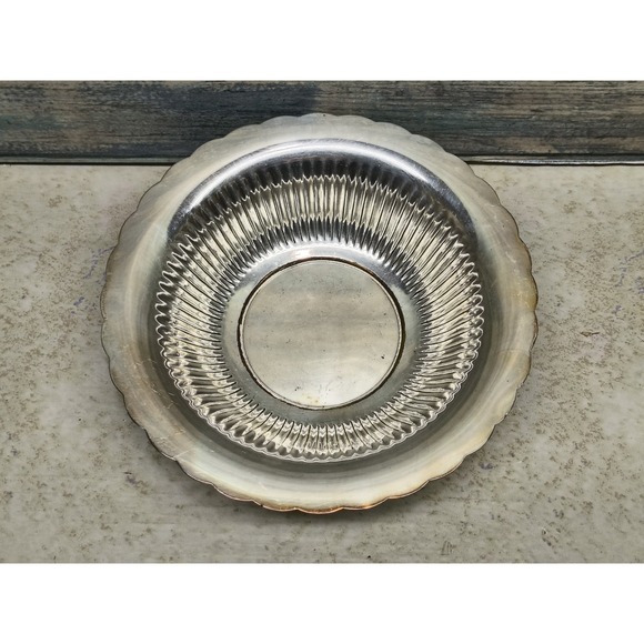 International Silver Company #679 plate dish tanished great for Display - Picture 2 of 4